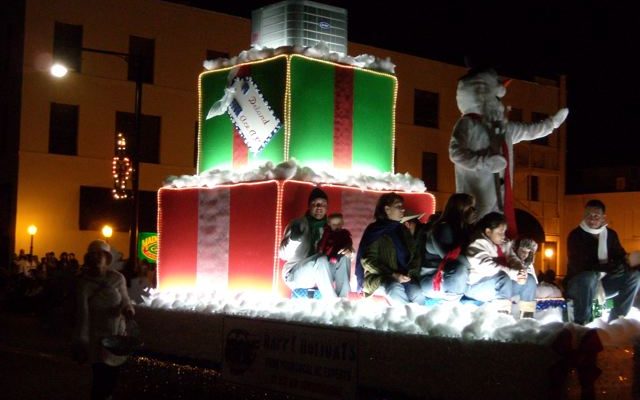 1st Prize Float : Holiday Parade